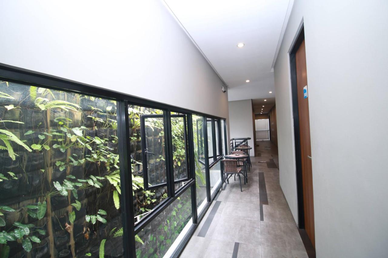Bale Resident Hostel Jakarta Exterior photo